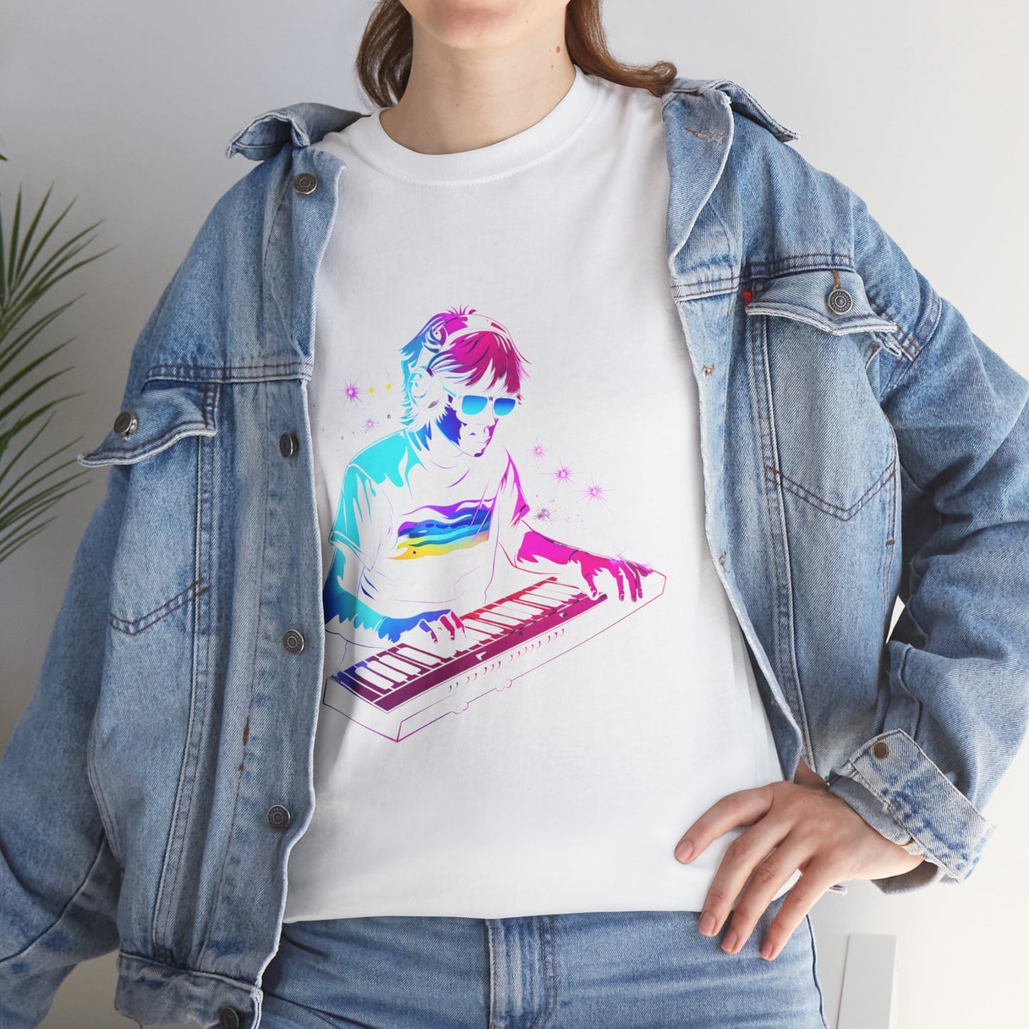 Keytar King Unisex Retro 80s T-Shirt – Synthwave Music Graphic Tee