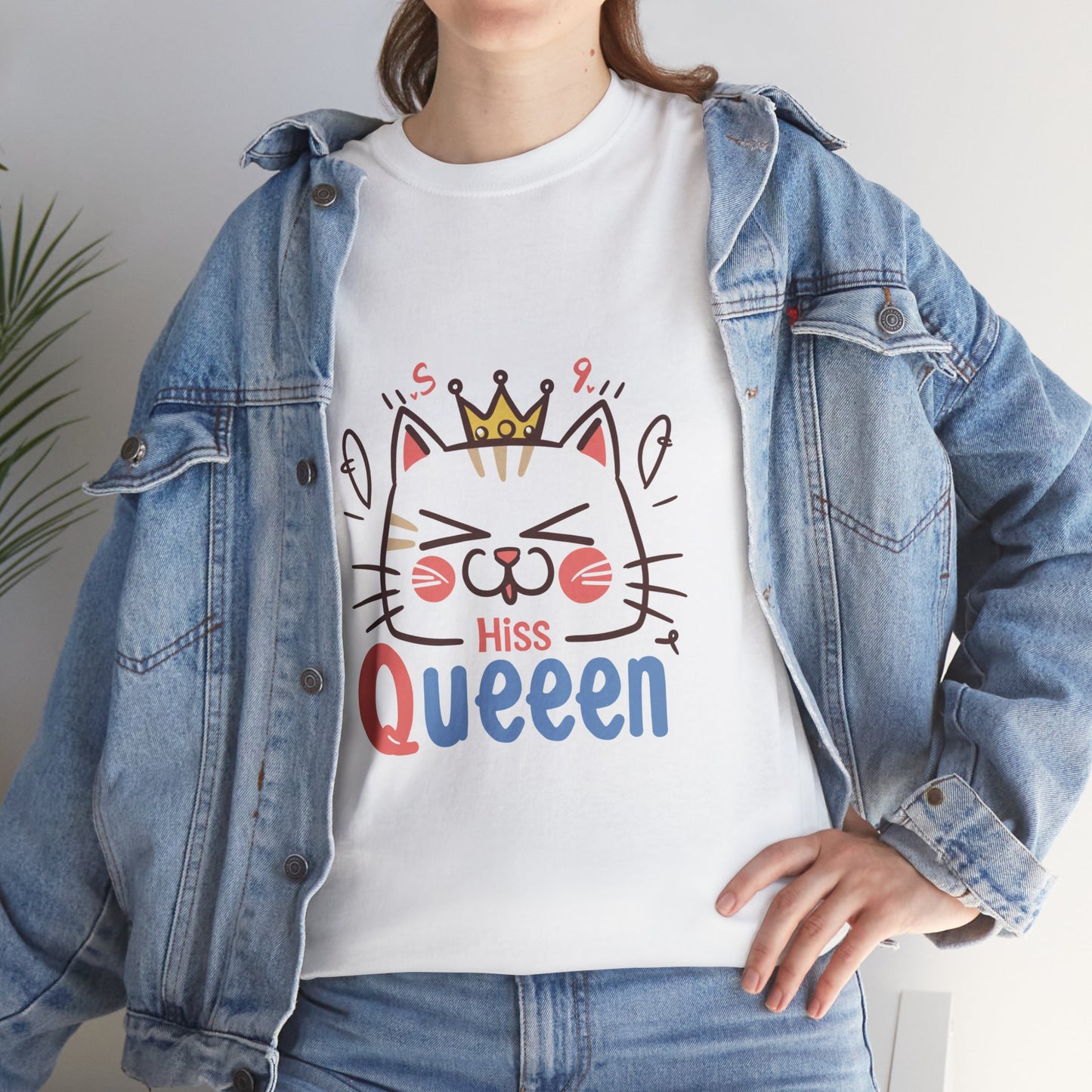 Hiss Queen Funny Cat T-Shirt – Unisex Pun Tee for Cat Lovers
