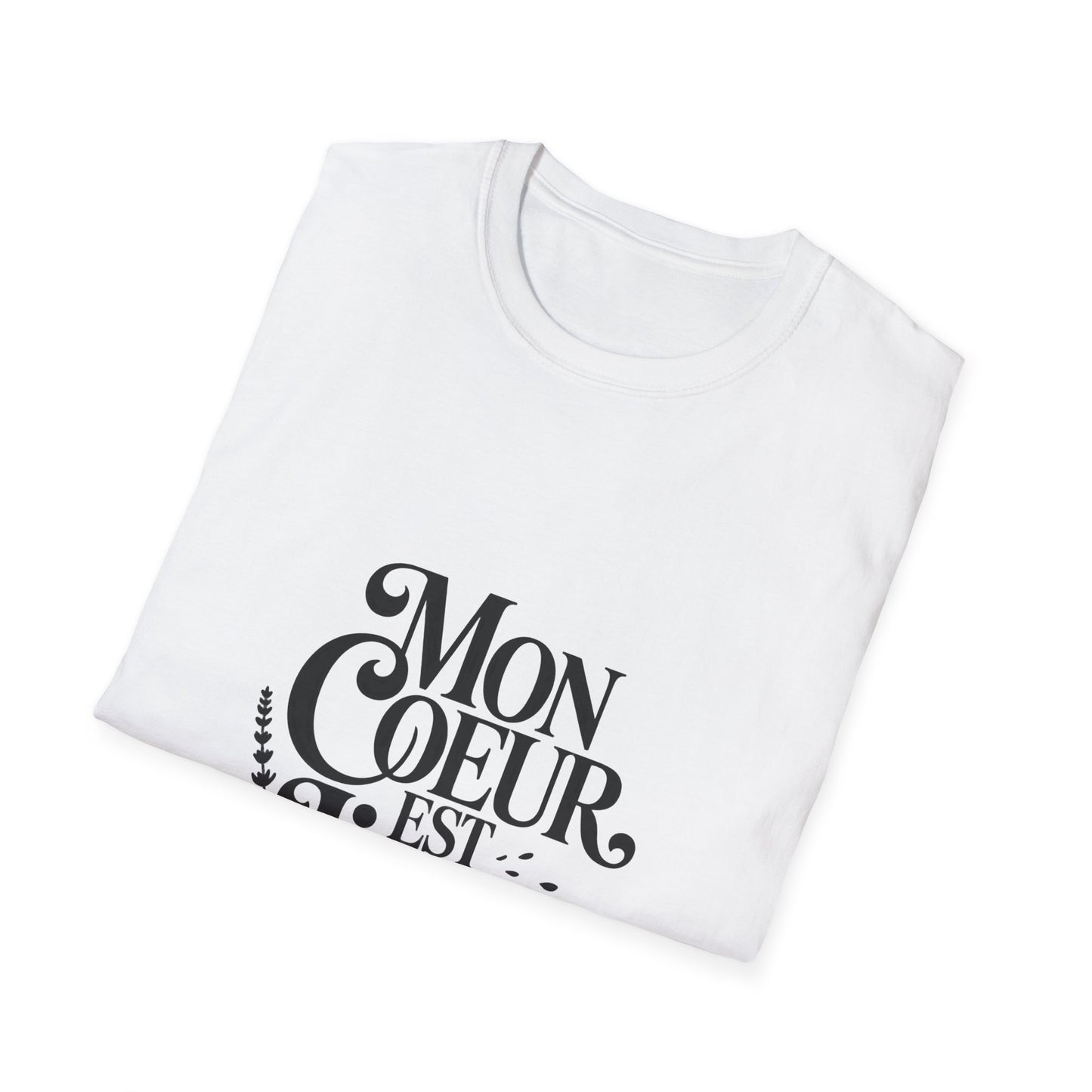 Mon Coeur Est Libre Tee – Romantic French Saying Shirt